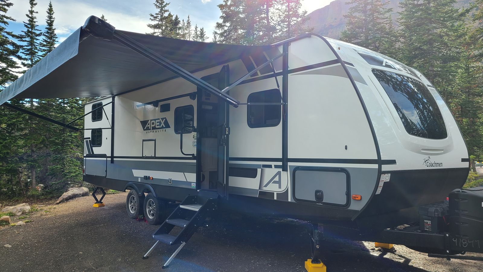 2021 Coachman Apex 289TBSS
