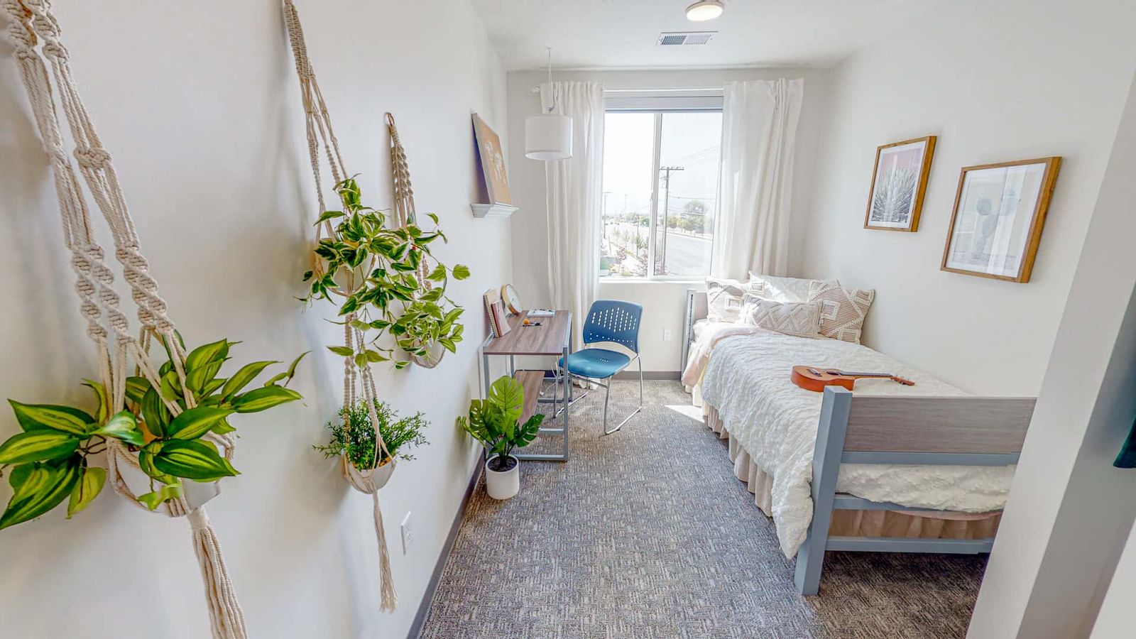 Private room for rent