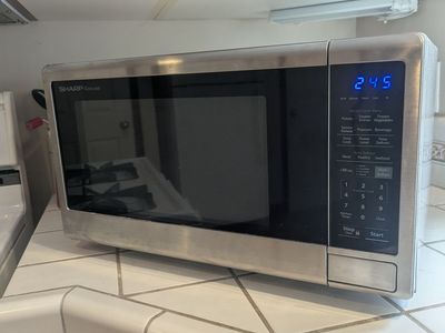 Sharp 1000 Watt Microwave