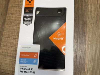 Spigen Iphone 17 Pro Max Case miltary grade