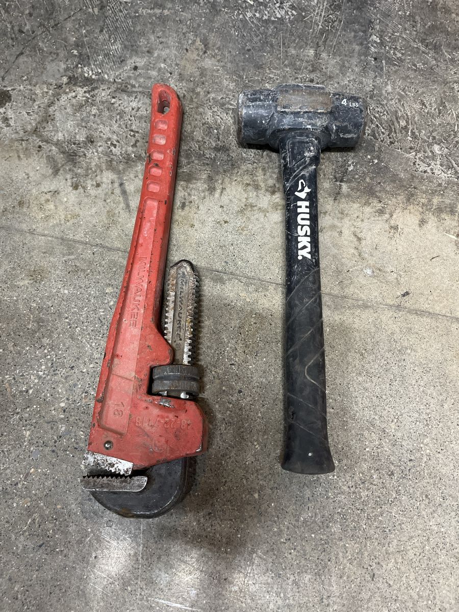 Milwaukee 18" Pipe Wrench & Husky 4lb Sledge Hammer - Used Hand Tools