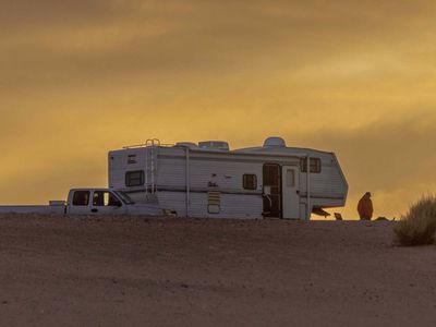 30 Foot Deluxe 5th Wheel Sleeps Four
