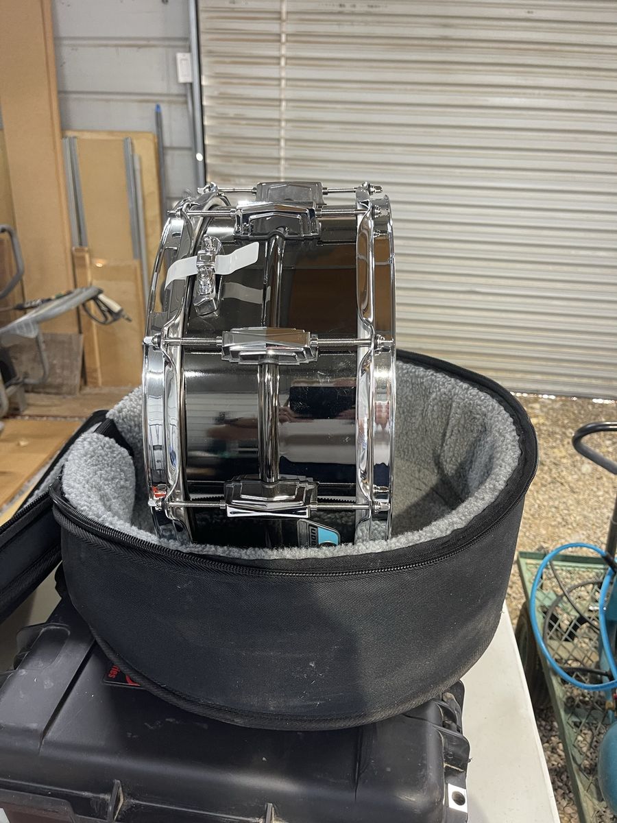 Main image 4