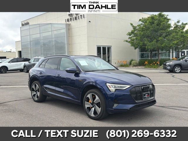 2022 Audi e-tron SUV quattro Premium Plus