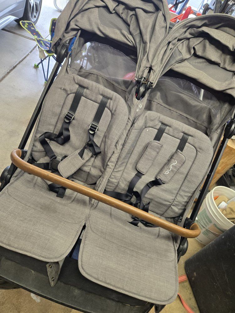 Nuna TRVL Double Stroller Gray with Harness and Canopies Used Good