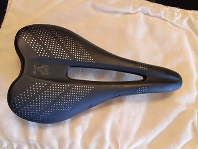 Gravel bike seat