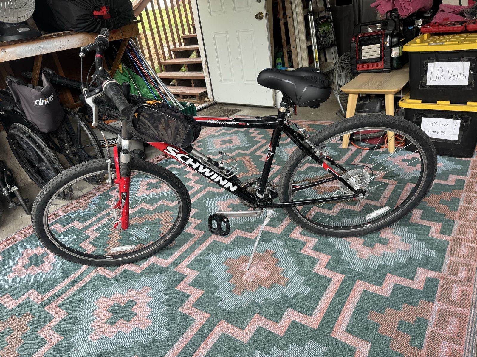 Schwinn Sidewinder 2.6 Bike with Extras 21 Speed