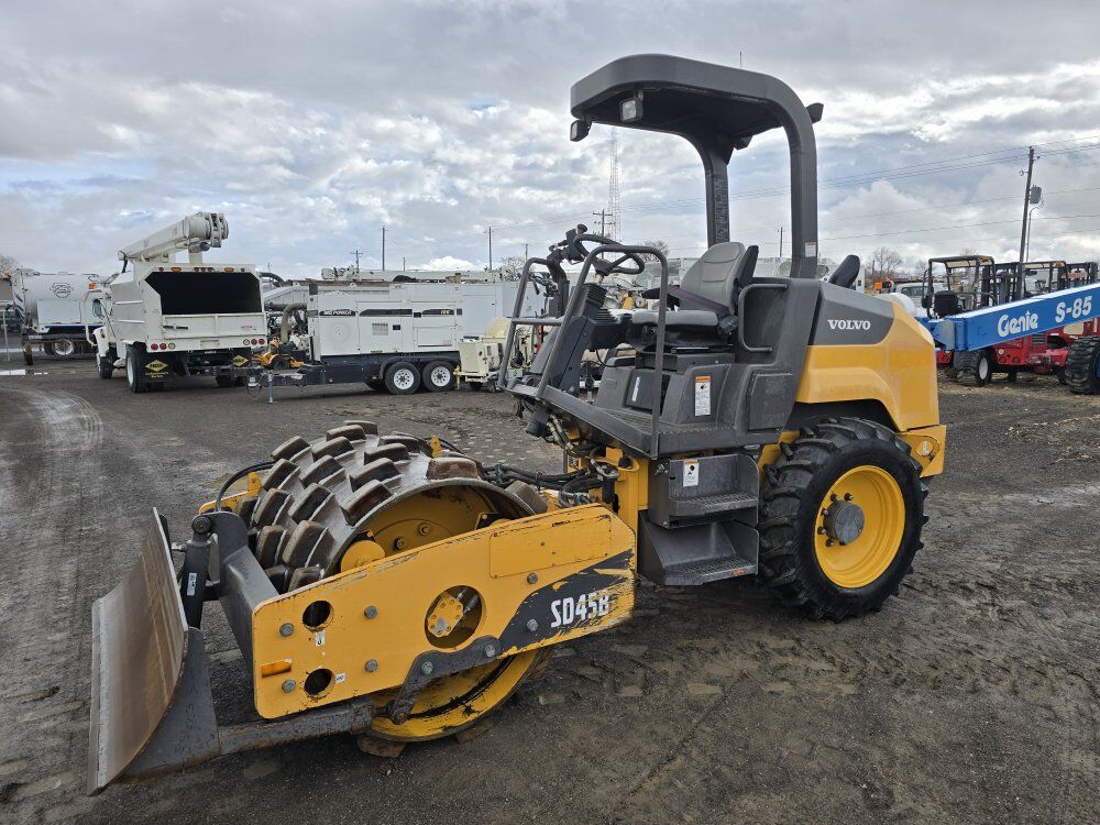 2017 Volvo SD45B Padfoot Vibratory Roller 1078hrs