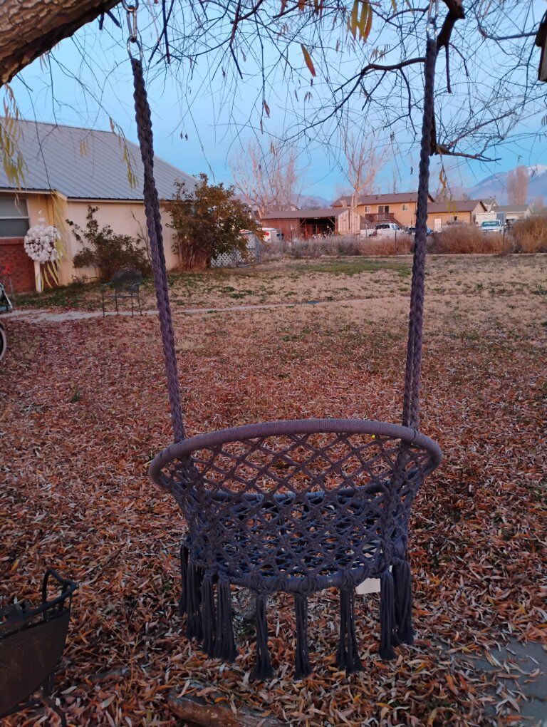 Hanging Macrame Chair 24 In. Seat