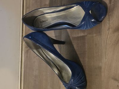 Style&co. blue peep-toe heels size 7