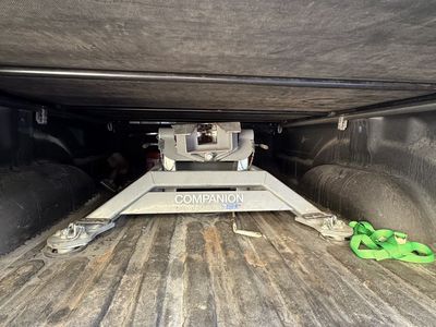 B&W Companion 5th Wheel Trailer Hitch