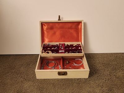 Jewelry Box With Jewelry