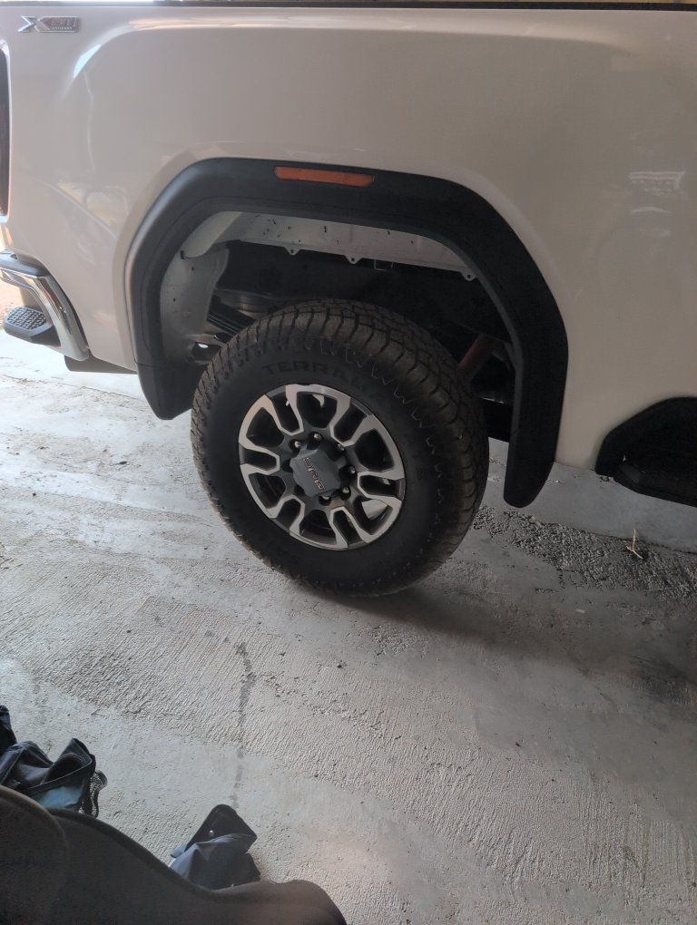 I have a set of 4 Sailun Terramax AT2 LT275/70R18 Tire on GMC 18-Inch Alloy Wheel