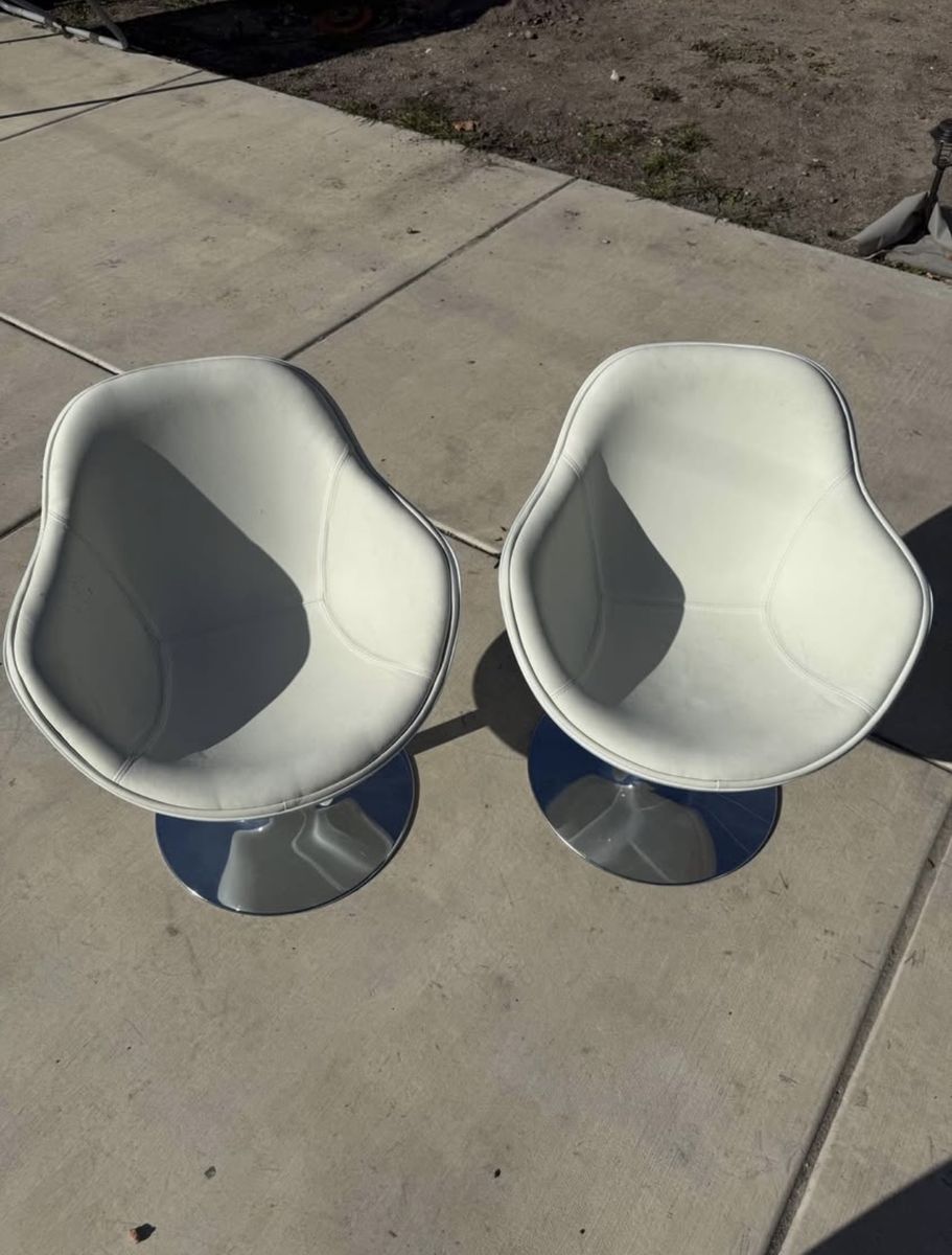 Set Of 2 Modern White Swivel Chairs