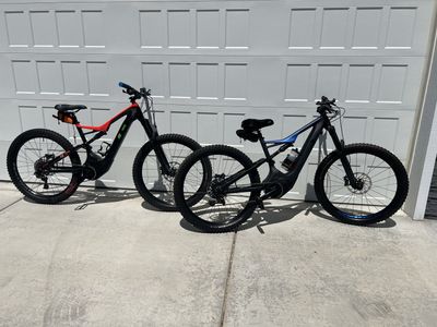 Specialized Levo carbon Pro E-Mt Bikes Almost New