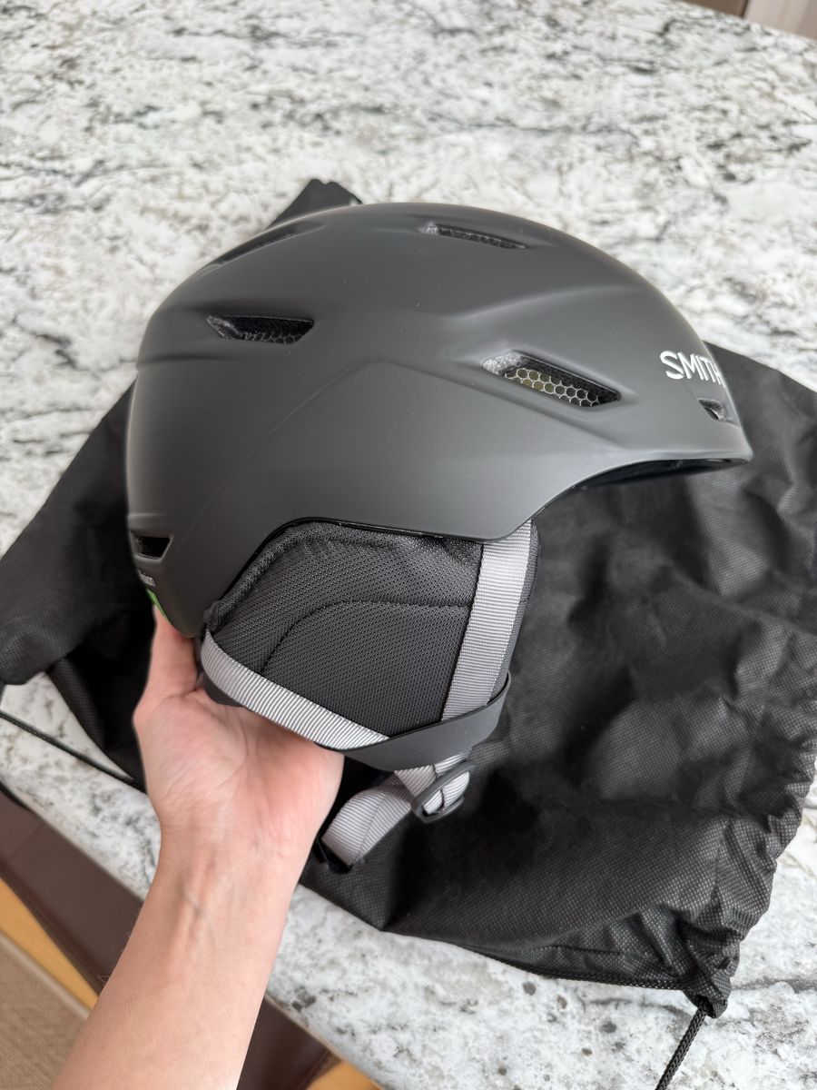 Smith Mission MIPS Ski/Snowboard Helmet - Matte Black, Size Medium - Worn Once!