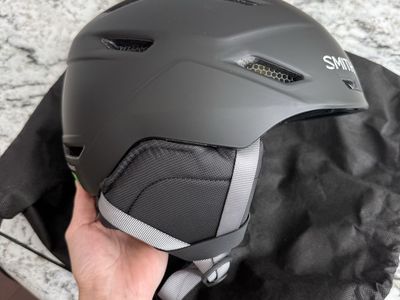 Smith Mission MIPS Ski/Snowboard Helmet - Matte Black, Size Medium - Worn Once!