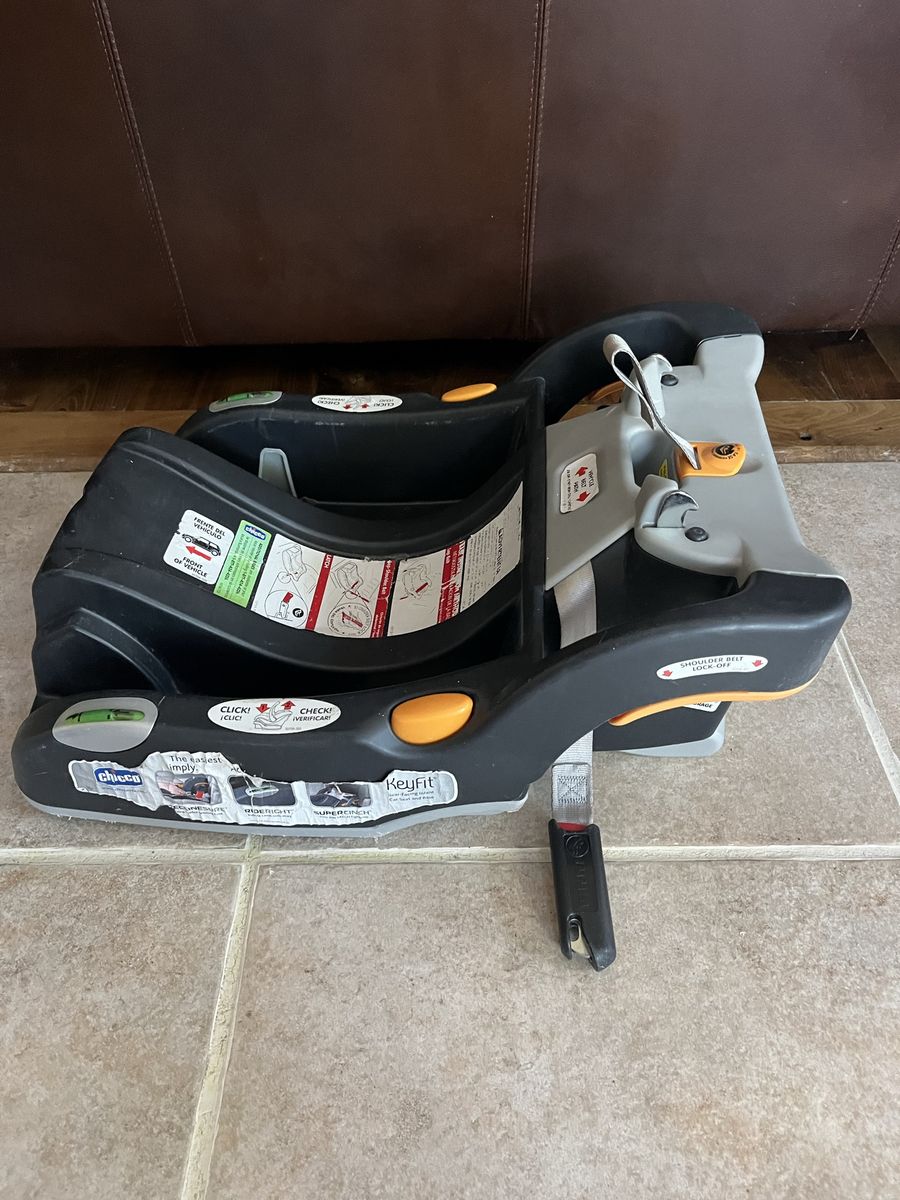 Chicco keyfit 30 car seat base only expires September 2027