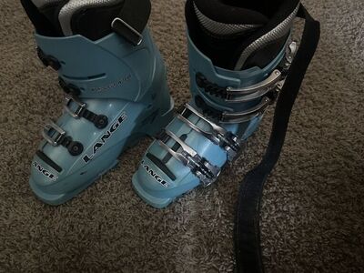 Lange World Cup 70 Team Ski Boots