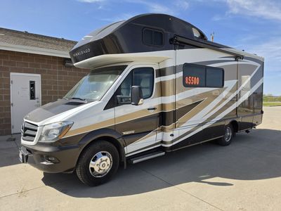 2016 Winnebago Navion 24J