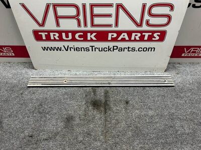 Peterbilt Left Insert-Threshold 630MM Screw-In, Part # S32-6002-001