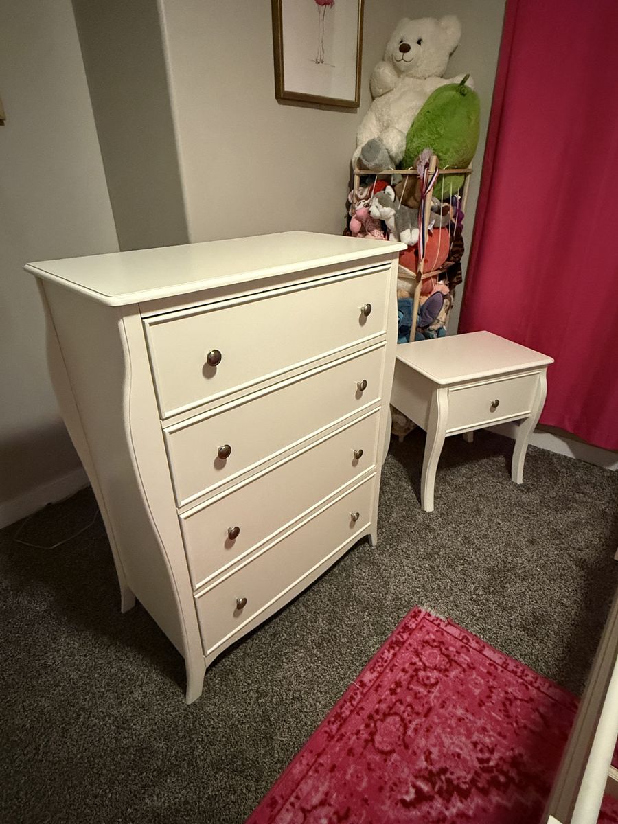Main image 3