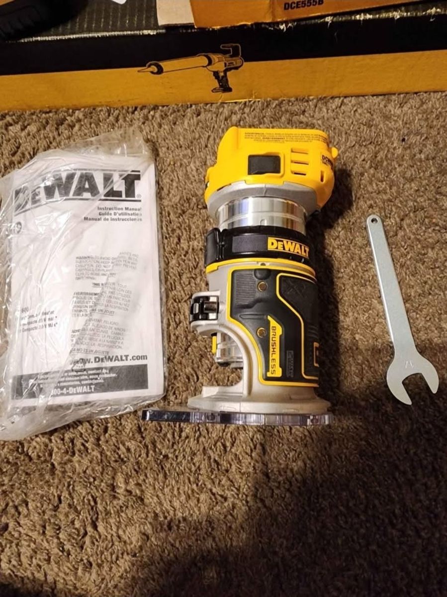 New Dewalt 20V MAX XR Fixed Base Compact Router