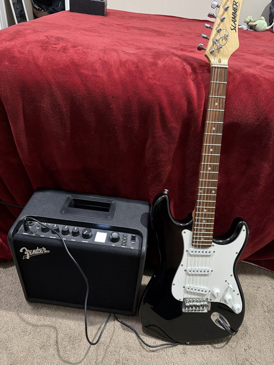 Slammer Hamer Electric Guitar & Fender Mustang LT25 Amp Black with Cable