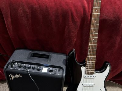 Slammer Hamer Electric Guitar & Fender Mustang LT25 Amp Black with Cable