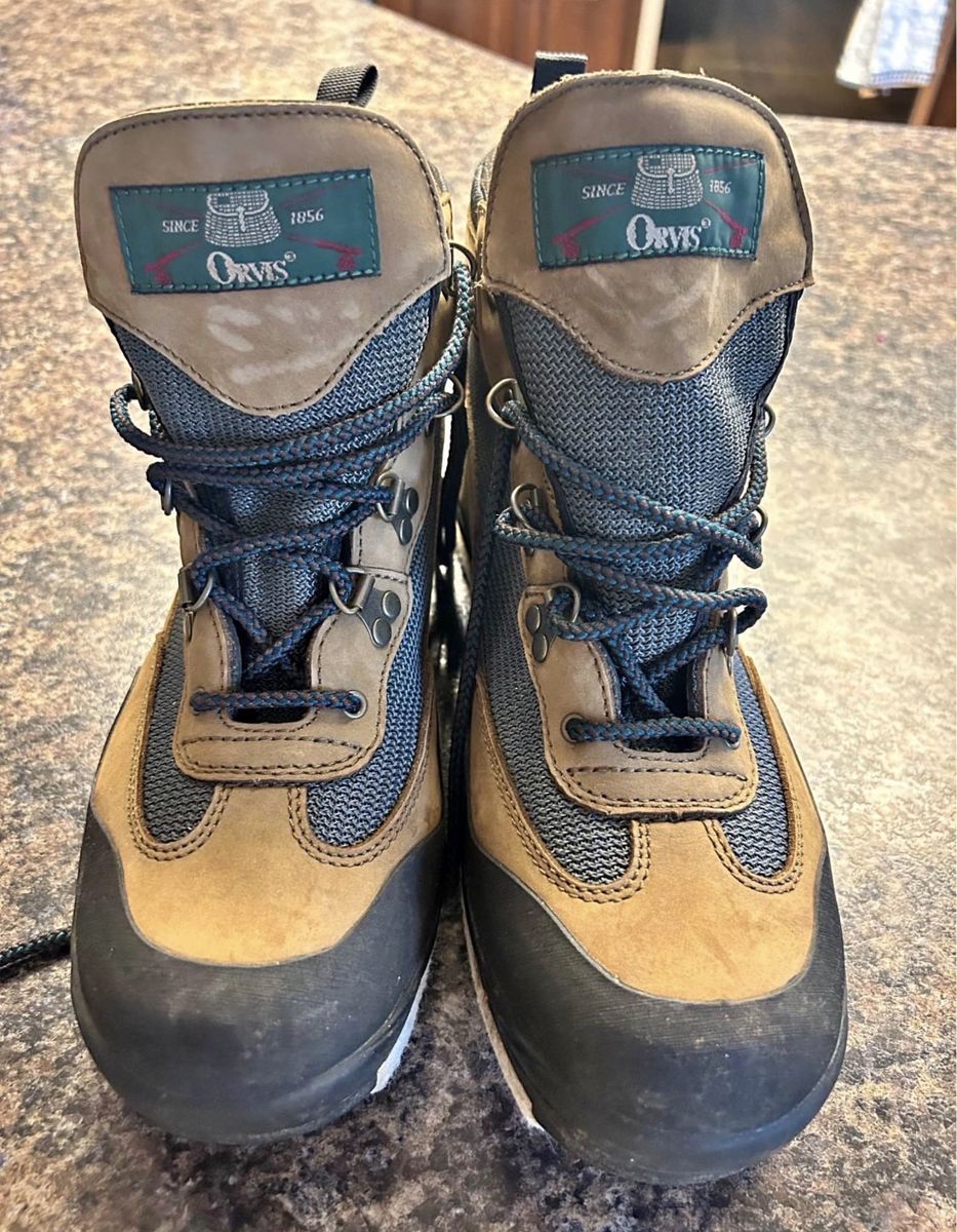 Orvis felt bottom w/spikes wading boots sz.11 like new