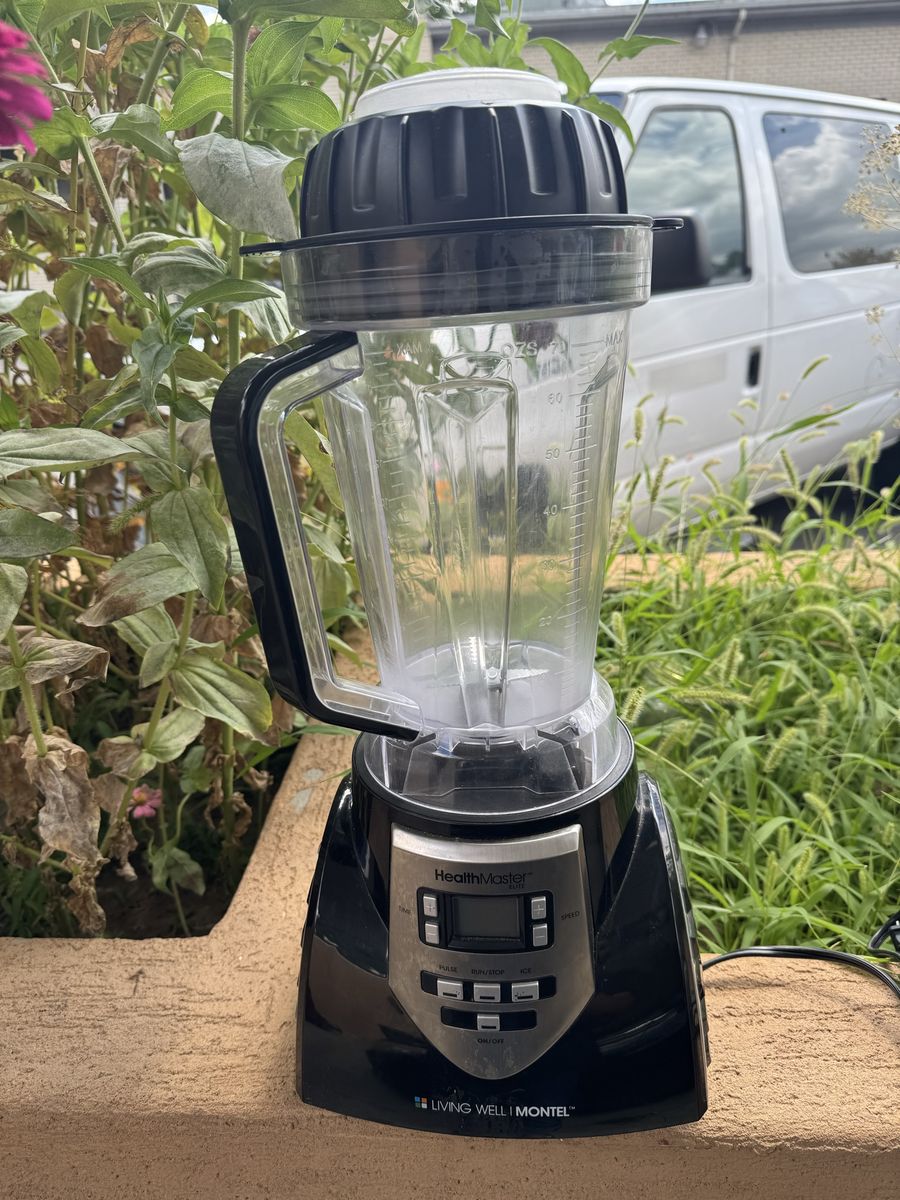 Living Well Montel HealthMaster Elite Blender Black