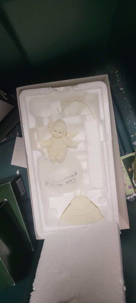 Department 56 Snowbabies Joy To The World Ornament And Stand 2003