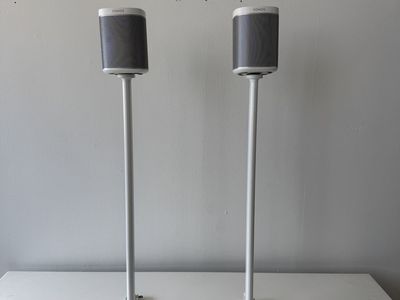 Sonos Play:1 Smart Speakers (Pair) with Stands - White, Excellent Condition