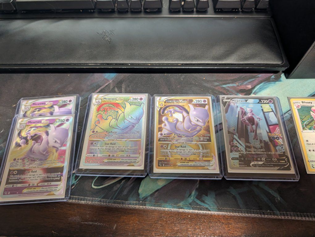 pokemon GO Set Hit Cards - Dragonite,Mewtwo, Radiant Charizard