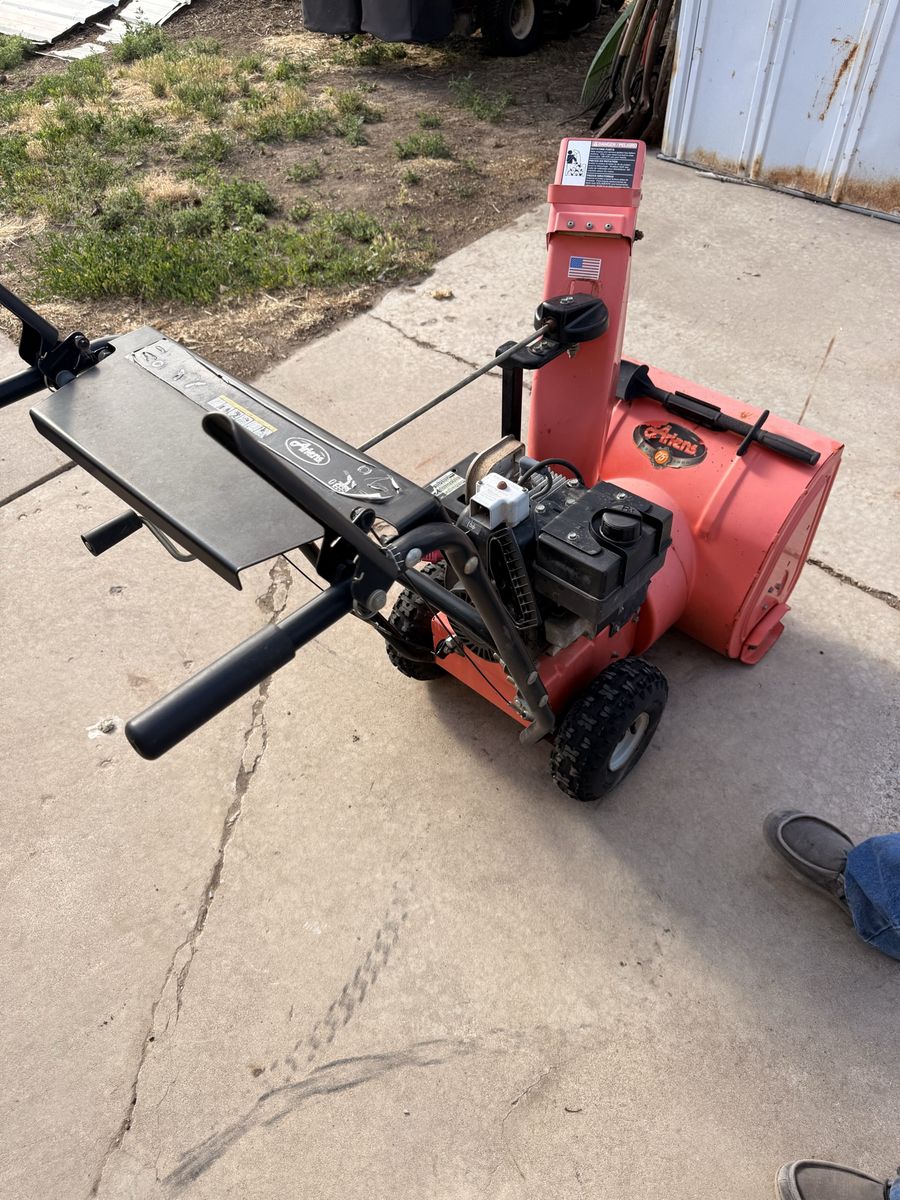 Ariens ST520E 2-Stage Snow Blower