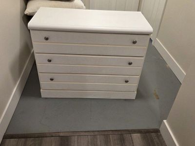 White 3 drawer dresser
