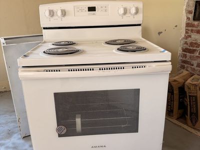 NEW Amana Electric Range