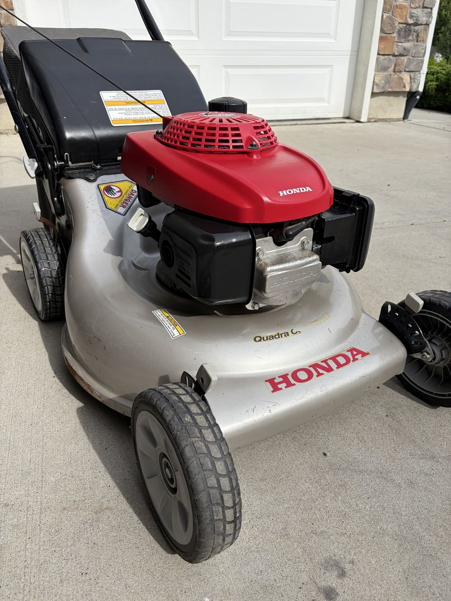Honda HRR216 Smart Drive Self-Propelled Mower - Fully Serviced 