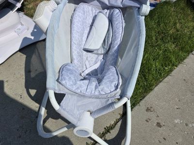 Fisher-Price Infant-to-Toddler Rocker Portable Baby Seat - Gentle Vibrations & Reclining Seat