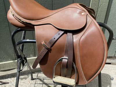 Wintec all purpose saddle plus extras