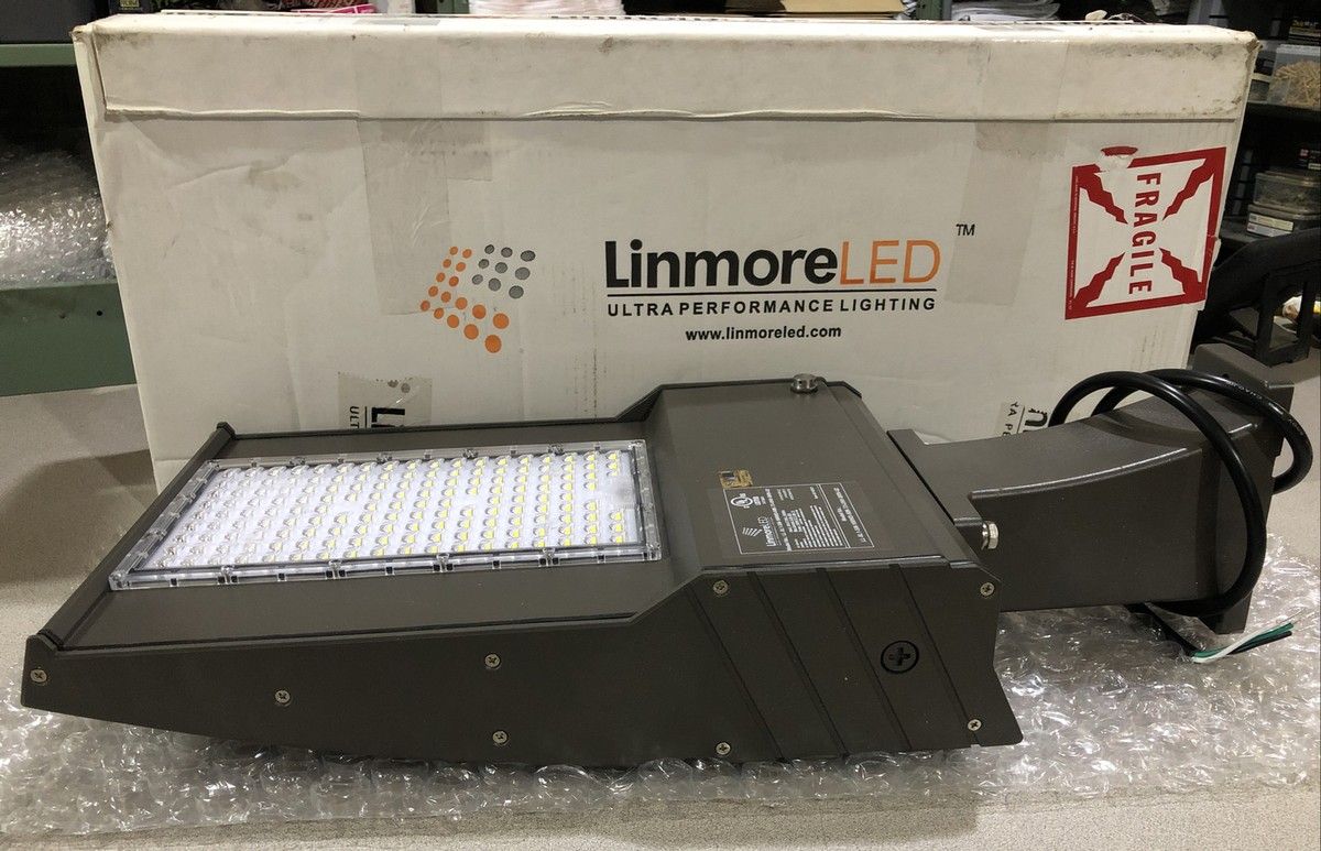 Linmore LED Ultra Performance Lighting Fixture Street Light Outdoor