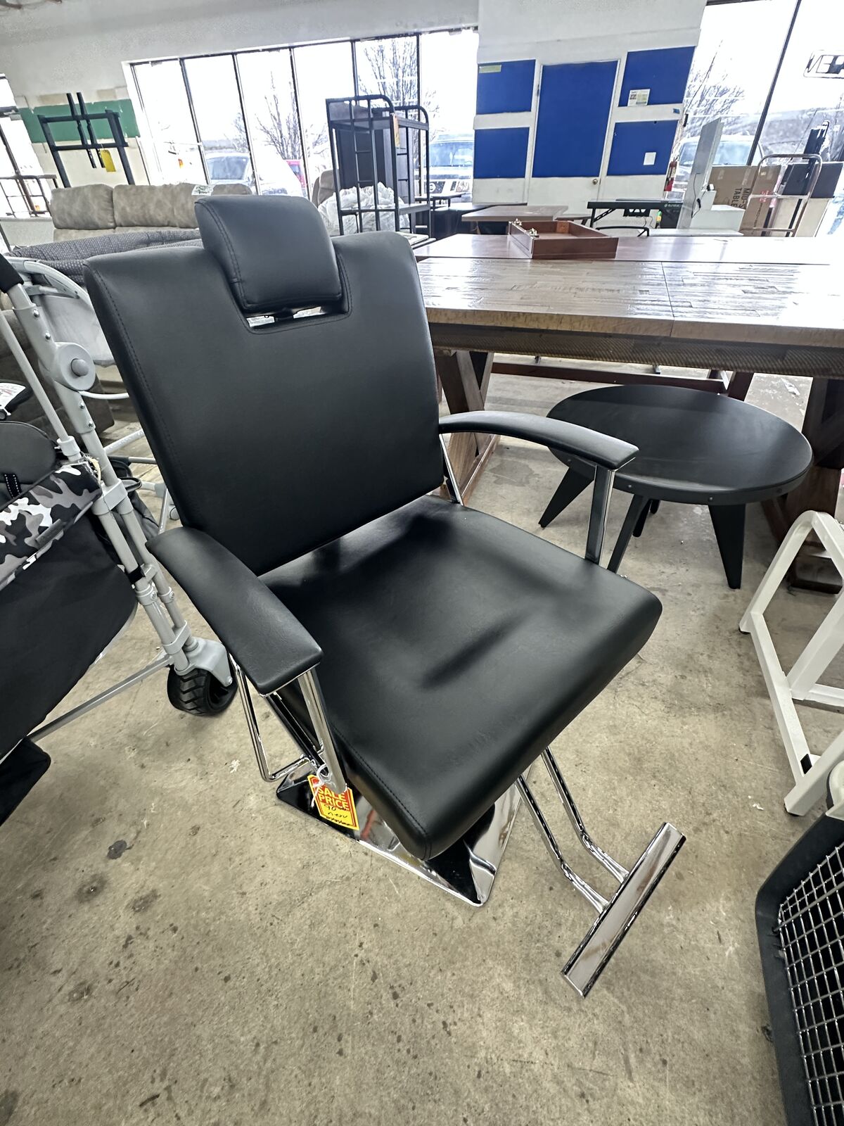 Professional Hydraulic Styling Chair - Black/Chrome