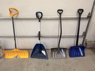 Like New Snow Shovels – SunCast & Heavy Duty Pushers