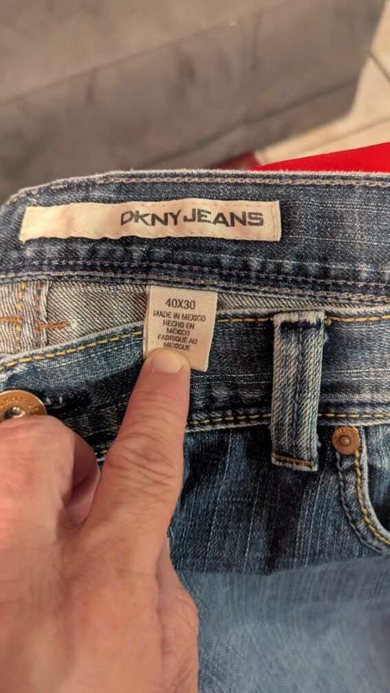 10 jeans+1jean shorts. w40-44 L30-32