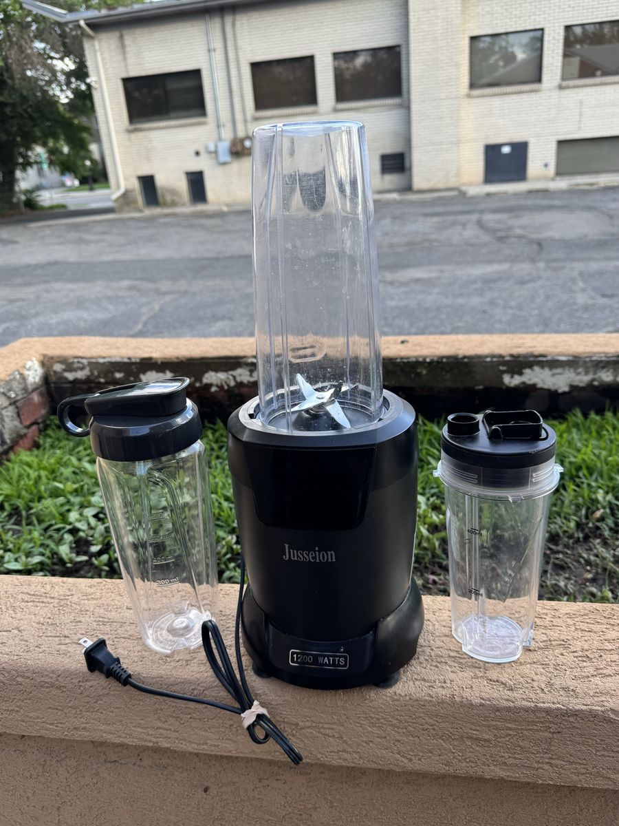 Jusseion nutrí smothie blender 1200 Watts 24 oz the cup (SET)