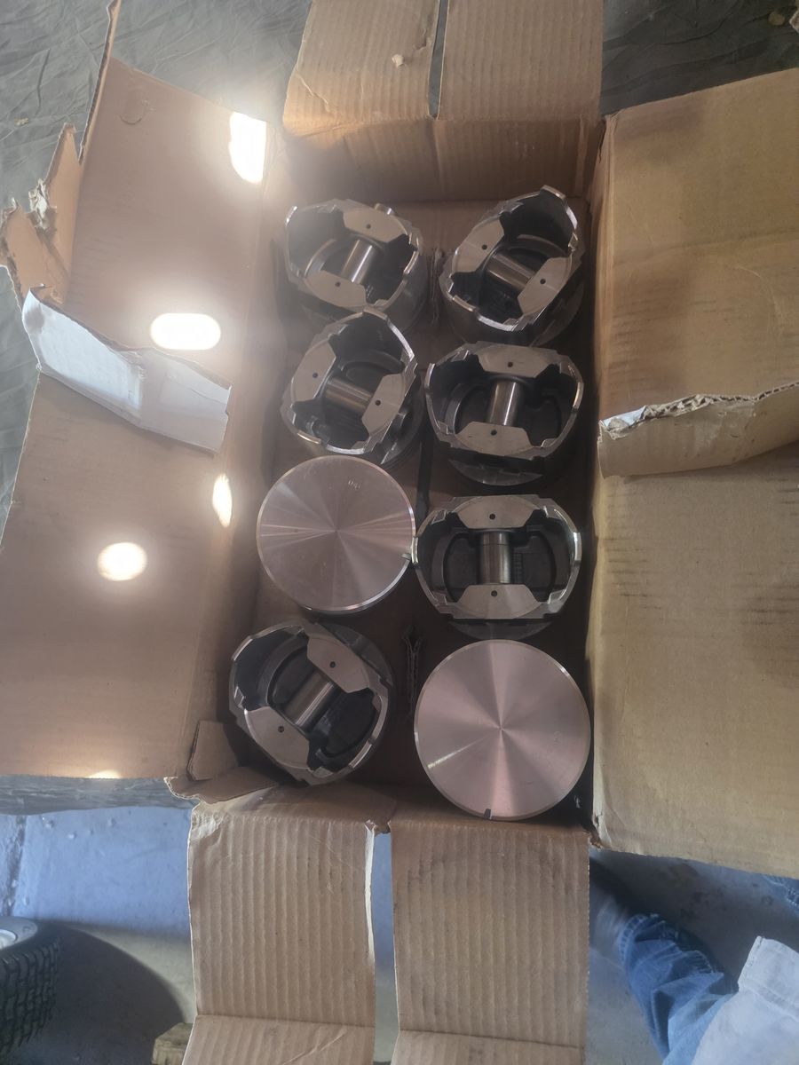 318 pistons