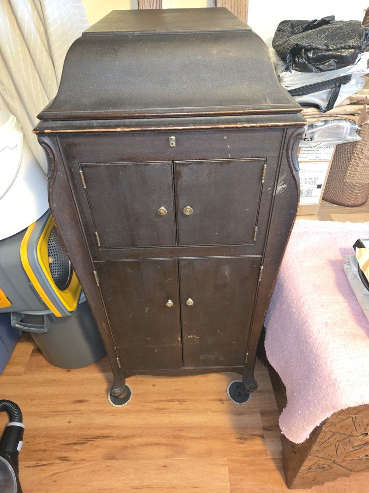 Main image 10