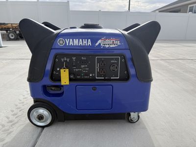 Yamaha EF3000iSEB Inverter Generator - 3000 Watt, Quiet, Portable with Boost Technology