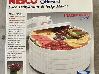 Nesco American Harvest Snackmaster Entré Food Dehydrator & Jerky Maker FD-27 350W