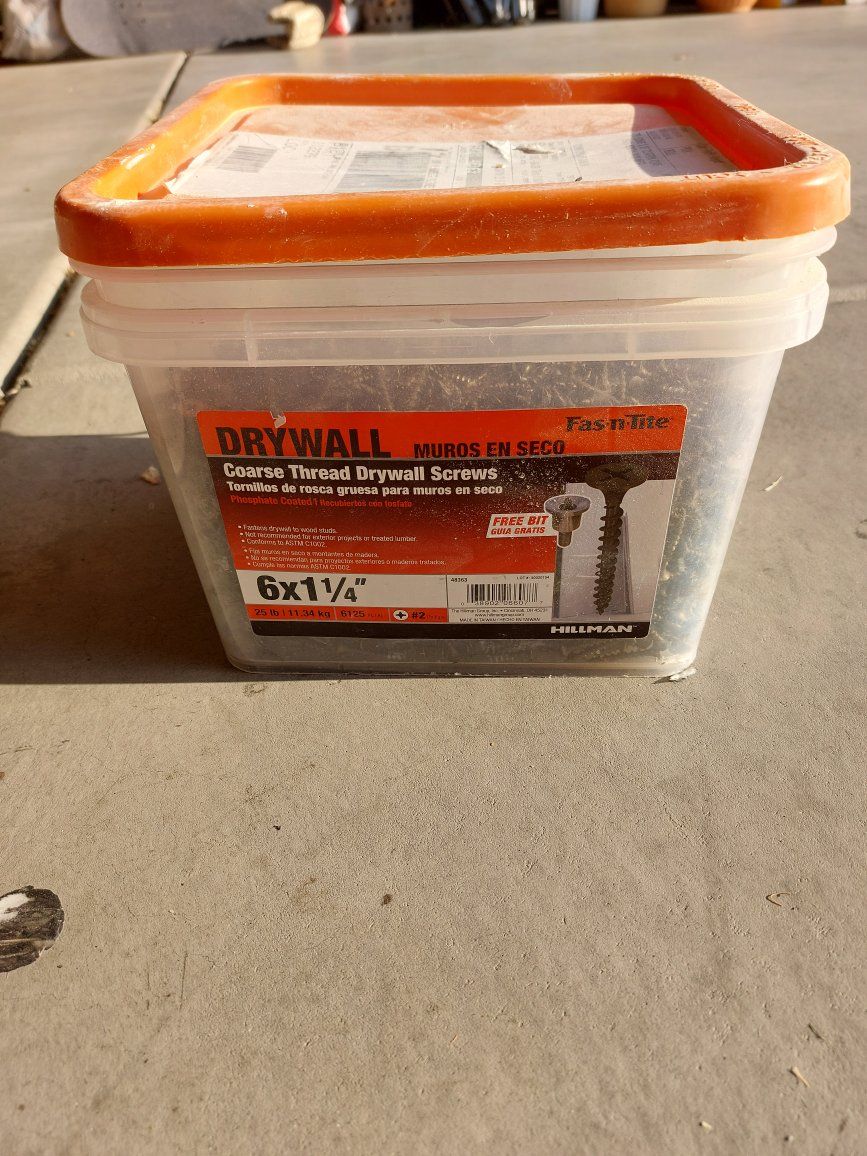 Hillman 6x1-1/4" Coarse Thread Drywall Screws - 25lb Container Fas'n-tite